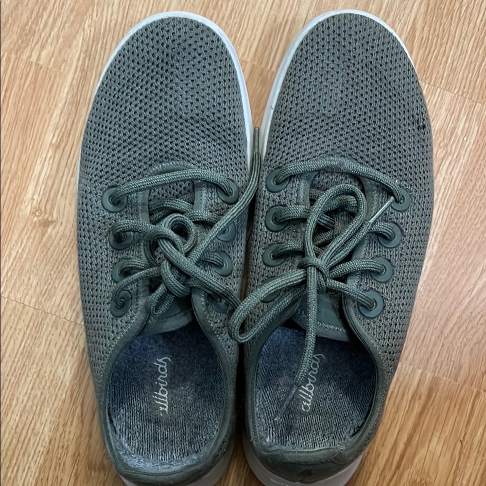 Allbirds Green Sneakers with Knit Fabric and White Soles. Washable, comfortable.
